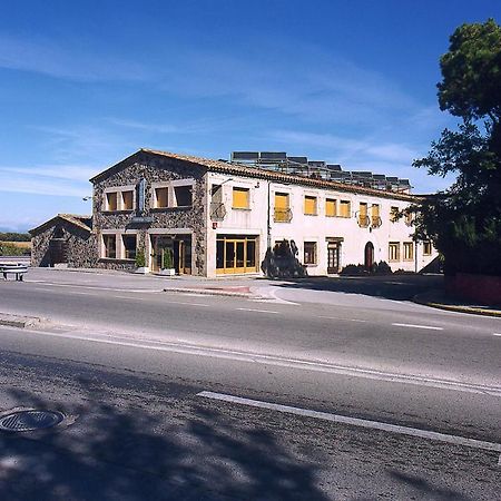 Hostal Mallorquines Riudarenes Ngoại thất bức ảnh